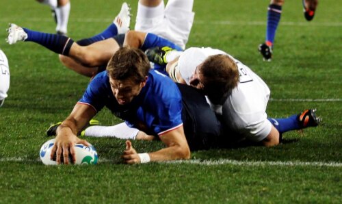 Francezul Vincent Clerc a reușit
două eseuri în meciul cu Anglia Foto: Reuters