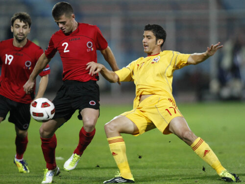 Luchin (în galben) a marcat golul României în Albania