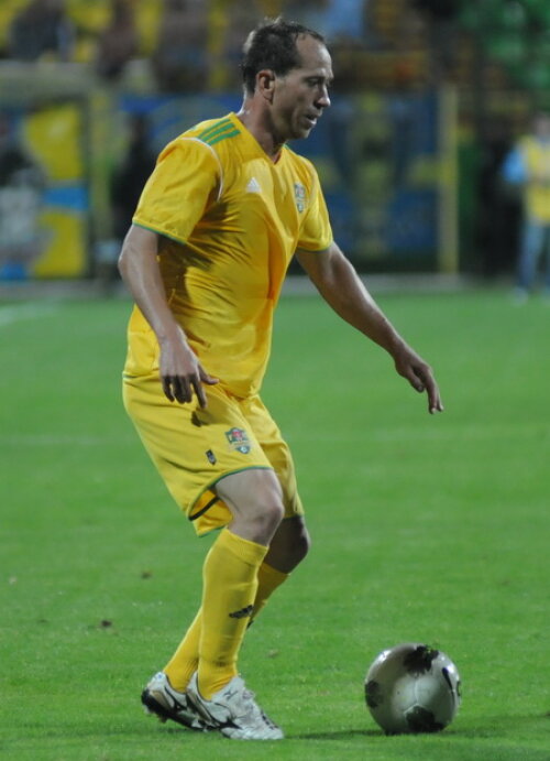 Adailton a impresionat de la venirea în România prin calitatea execuţiilor din lovituri libere