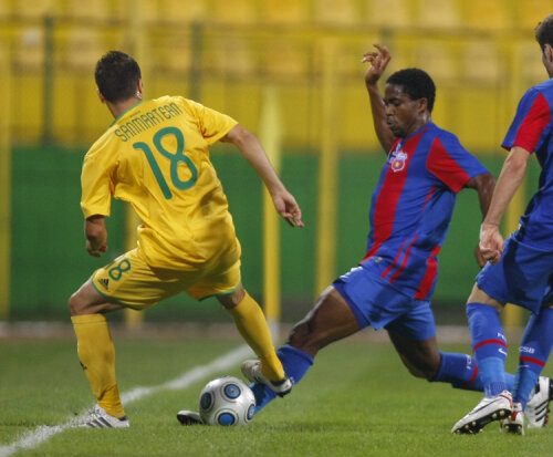 Duel între Sînmărtean şi Emeghara în ultimul meci disputat la Vaslui între cele două echipe, 3-0 pentru 