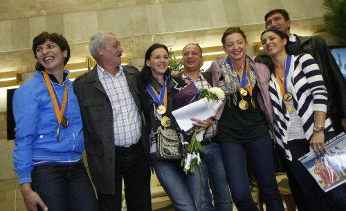 Fetele de la spadă şi medaliile lor de aur, un unicat pentru 2011 într-o probă olimpică