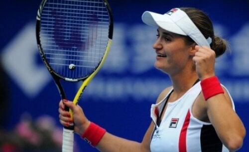 Monica Niculescu s-a duelat timp de trei ore cu Karin Knapp