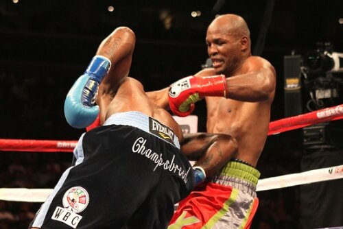 Chad Dawson l-a pus la podea pe Hopkins după o lovitură controversată foto: reuters