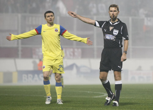 Romeo Surdu (în stînga) a marcat singurul gol al partidei din sezonul trecut al Cupei României