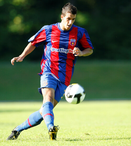 Fundaşul Bogdan Mustaţă nu putea juca împotriva Rapidului nici dacă Ilie Stan ar fi vrut să-l bage pe teren. Avea interdicţie de la arbitrul Alexandru Tudor