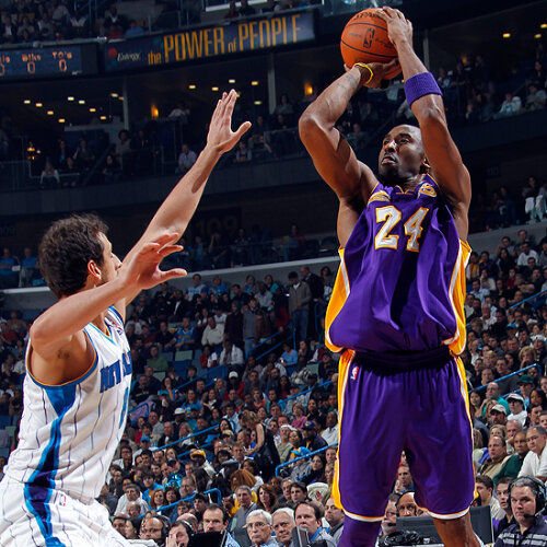 Kobe Bryant a fost din nou cel mai bun jucator de la Los Angeles Lakers in sezonul trecut