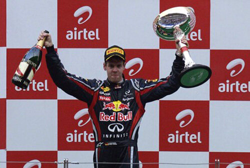 Vettel le-a dedicat victoria din India lui Simoncelli şi Wheldon