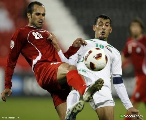 Mohammad Nosrati, în roșu