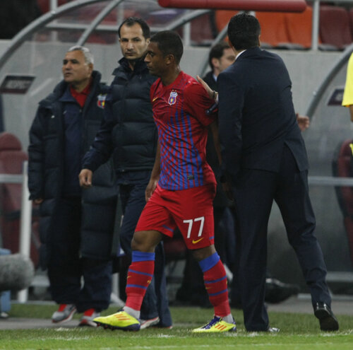 Steaua bănuiește că Leandro are ruptură musculară, caz în care brazilianul ar păstra șanse mici să mai joace în 2011