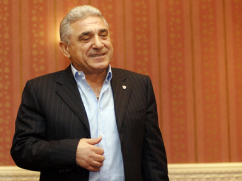 Ioan Becali îl atacă şi el pe Arpad Paszkany