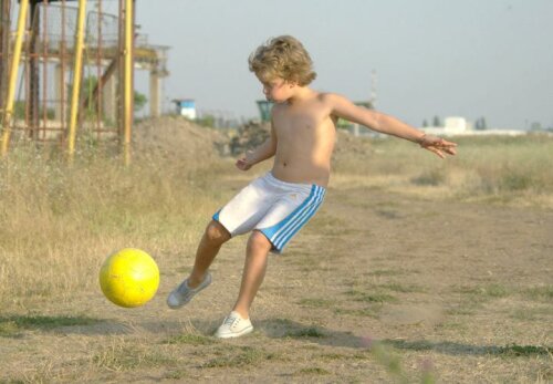 Copilul poate fi un fotbalist bun dacă codul său genetic îndeplineşte anumite condiţii Foto: Ştefan Constantin