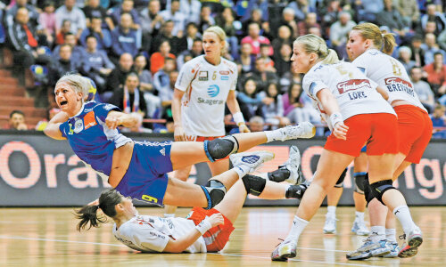 Ionela Gîlcă îşi ia adio pentru o vreme de la handbal