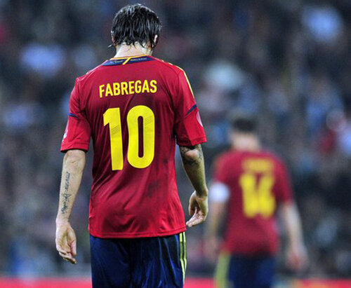 Fabregas a avut două mari ocazii pe final, dar nu şi-a putut ajuta prea mult echipa