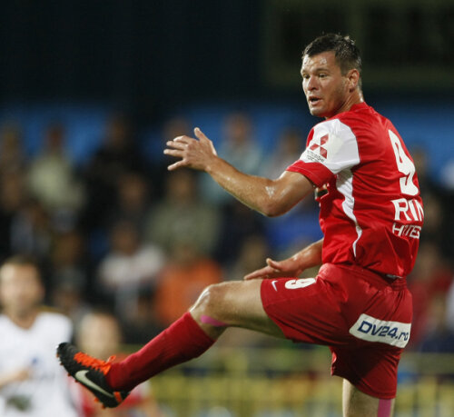 Niculae este liniştit şi pe plan personal de cînd s-a născut fetiţa sa, Raisa Elena