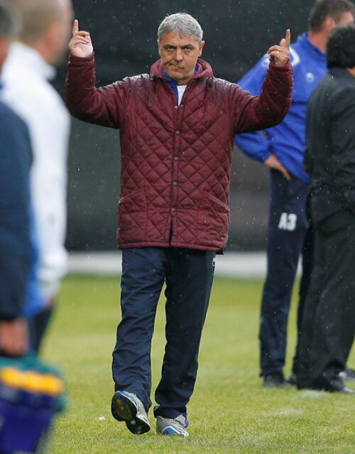 Sorin Cîrţu a antrenat pe CFR Cluj din septembrie 2010 pînă în noiembrie a aceluiaşi an