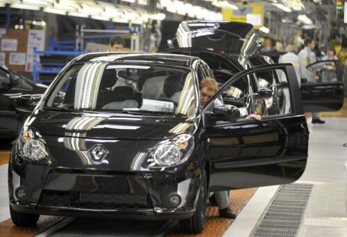 Noul model Renault va păstra dimensiunile unui Twingo (în imagine) cel mai mic model din gamă