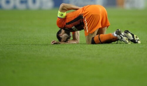 Srna, căzut pe gazon în timpul meciului din tur cu Porto