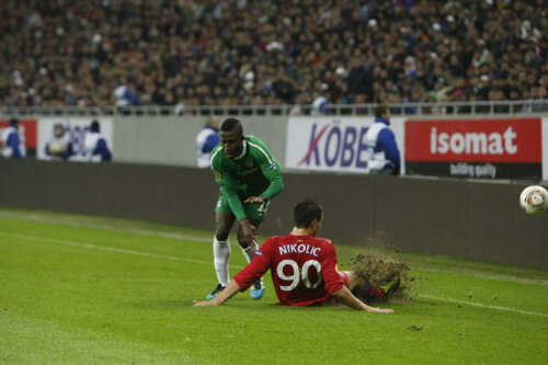 Pe Arena Naţională gazonul s-a stricat deşi s-au disputat doar 10 meciuri în decurs de 11 săptămîni