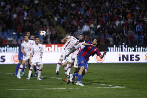 Steaua și Dinamo pot fi ciuntite în meciurile din această etapă pentru
marea confruntare directă de peste 9 zile