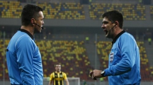 Deaconu a acordat eronat penalty pentru Steaua, la semnalizarea tuşierului Cristi Nica