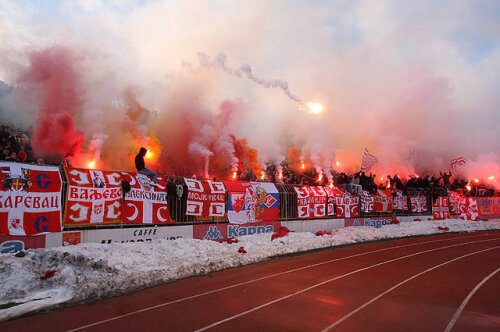 Fanii de pe Marakana au făcut o atmosferă incendiară