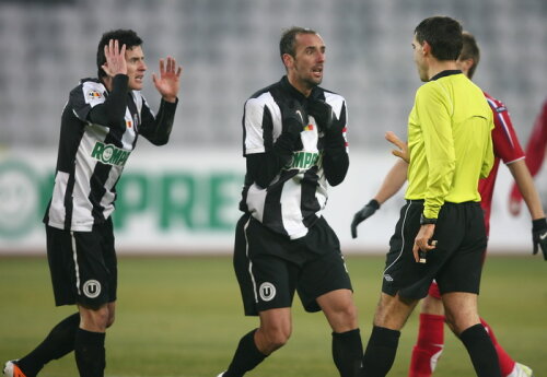 Cei de la U Cluj vor să protesteze împotriva greşelilor de arbitraj