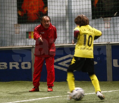 Marcel Răducanu îi dă lecţii lui Costea: 