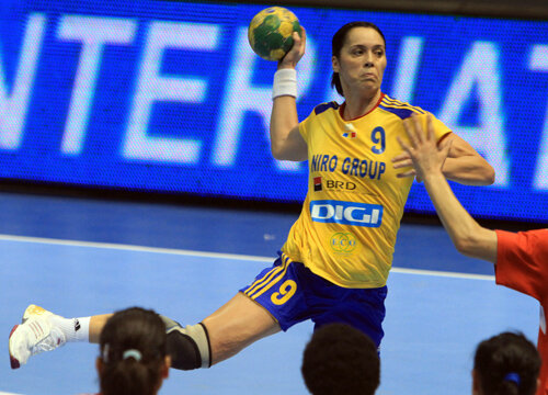 Aurelia Brădeanu a înscris de patru ori în meciul de aseară! (Foto: Marius Ionescu)