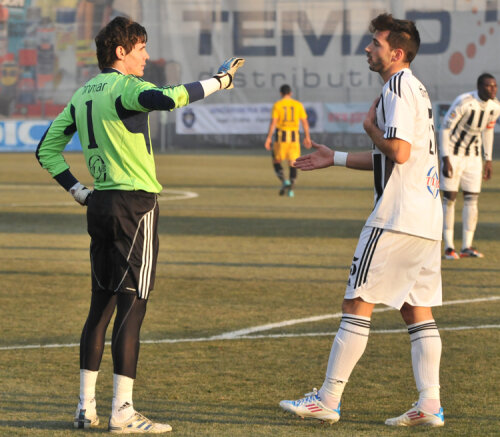 Bruno Miguel (dreapta) l-a învins pe coechipierul său, Silviu Lung