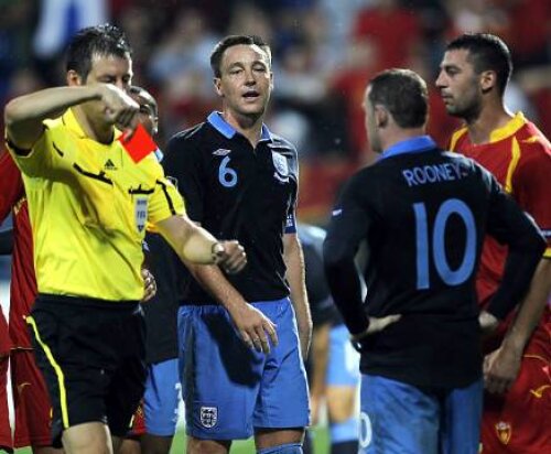 Rooney a primit o suspendare iniţială de trei meciuri, după un roşu primit cu Muntenegru