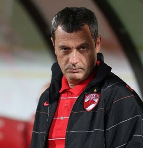 Mircea Rednic a cîştigat în România două titluri de campion, cu Rapid şi cu Dinamo