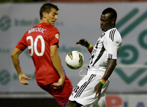 Ousmane N'Doye (dreapta)