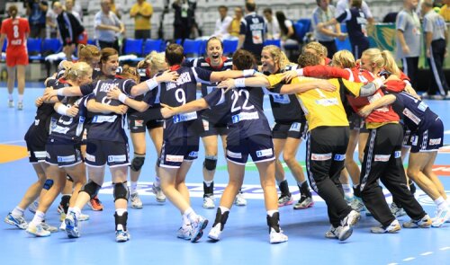 Bucuria norvegiencelor după ce au învins Spania, 30-22 Foto: Marius Ionescu (Brazilia)