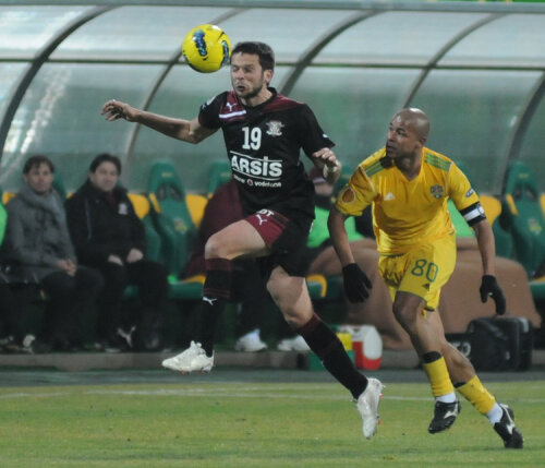 Bozovici, în duel cu Wesley