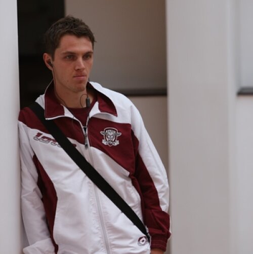 Grigore, 28 de ani, a crescut la Rapid. În două rînduri, 1,5 ani în total, a jucat pentru FC Braşov