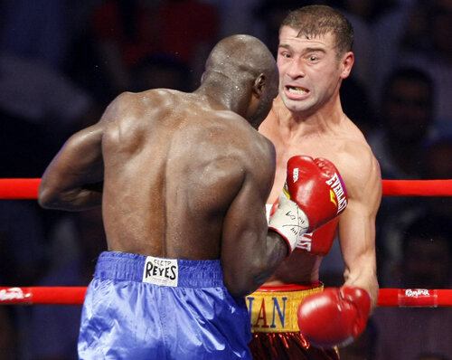 Lucian Bute se bucură de fiecare dată cînd primeşte aprecieri.