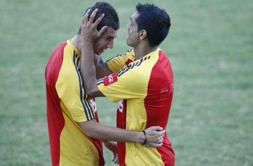 Ionut Nastasie, îmbrăţişat de Bănel Nicoliţă