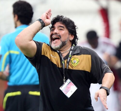 Maradona îl desfiinţează pe Olăroiu chiar în ziua de Crăciun