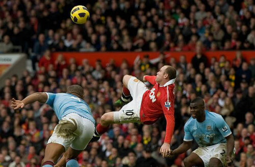 Wayne Rooney a marcat un gol splendid în sezonul trecut de Premier League, contra rivalilor de la City