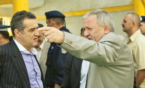 Gigi Becali şi Adrian Porumboiu preferă să se relaxeze pe cîmp sau în compania animalelor