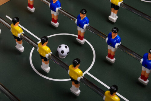 Doar cinci echipe dau jucători pentru 