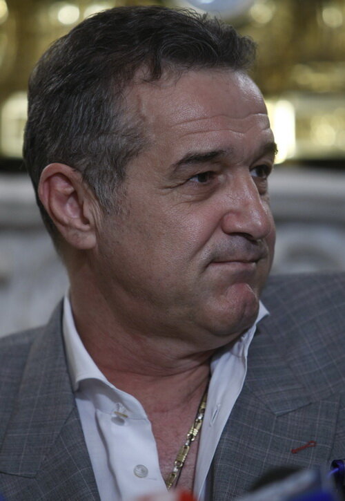 Gigi Becali are probleme în afaceri