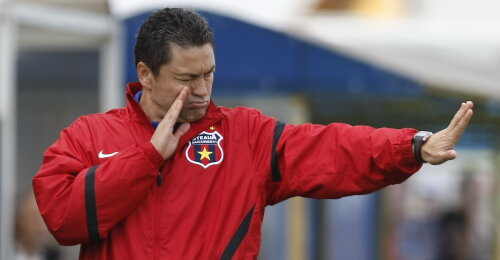 Ilie Stan şi-a securizat postul ca urmare a rezultatelor bune din 2011 şi influenţa lui în club şi în echipă a devenit din ce în ce mai importantă