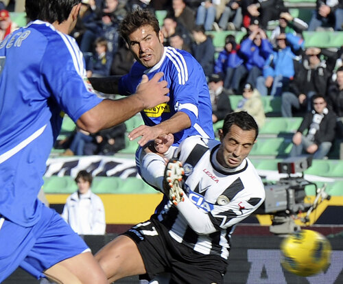 Mutu (contrat de Benatia) a rămas cu 4 goluri în 14 meciuri în acest campionat după vizita la Udine