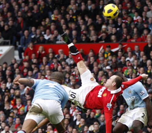 Rooney (26 de ani) are un băiețel, Kai, de 2 ani și două luni, și a înscris 13 goluri în 18 etape în acest campionat. FOTO Reuters