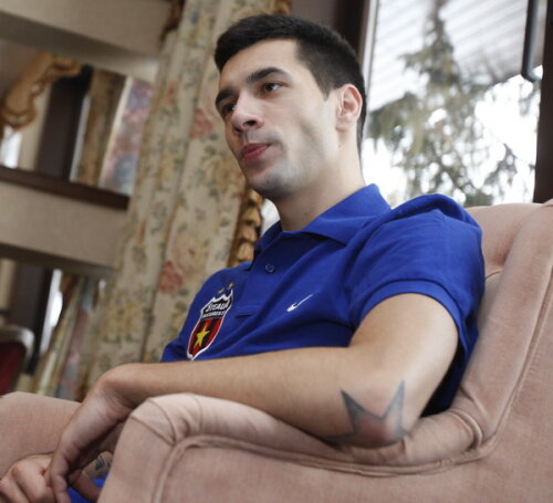 Paul Pîrvulescu vrea să-l impresioneze pe Ilie Stan în cantonamentul din Poiana Braşov. foto: Alex Nicodim