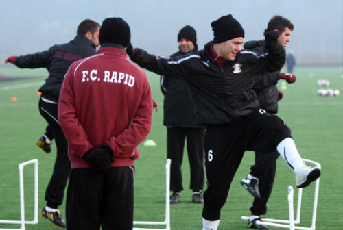 În iarna trecută, Ciolacu a susținut probe de joc la Leicester City, însă a ales să rămînă în Grant după ce Șumi l-a promovat la prima echipă