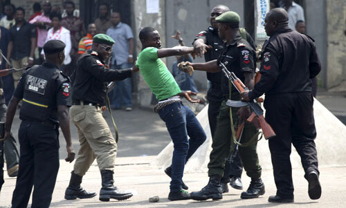 Nigeria se confruntă, la fel ca România, cu mari proteste.