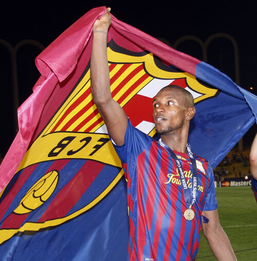 Abidal tocmai şi-a prelungit contractul cu Barcelona. Actuala înţelegere expira în iunie 2012