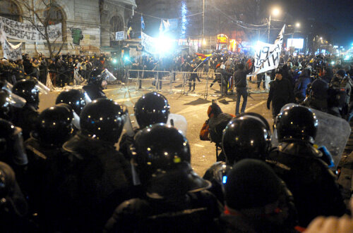 14 dintre cei reţinuţi şi penalizaţi fac parte din galerii ale echipelor de fotbal Sursa: mediafax